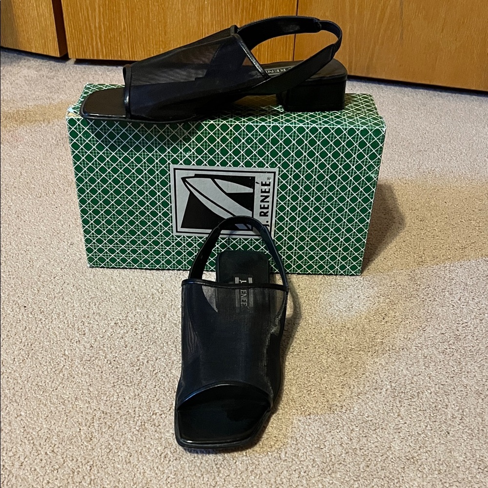 VTG J Renee Heidi sandal. Leather and mesh upper. Sz.9W. Very good cond.